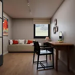 Modern Alpine Retreat Garden&panoramic Views Apartment