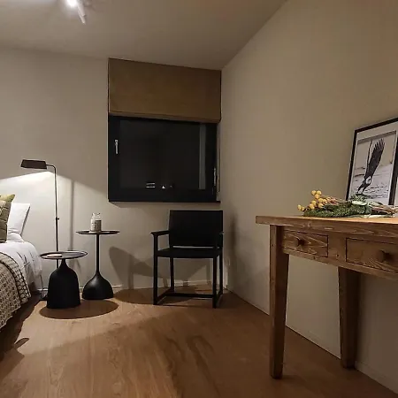 Apartamento Modern Alpine Retreat Garden And Panoramic Views
