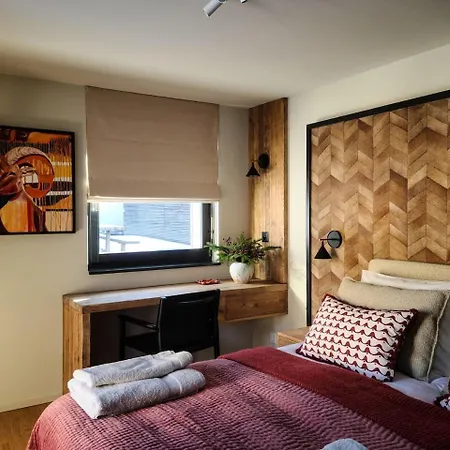 Modern Alpine Retreat Garden And Panoramic Views Apartamento